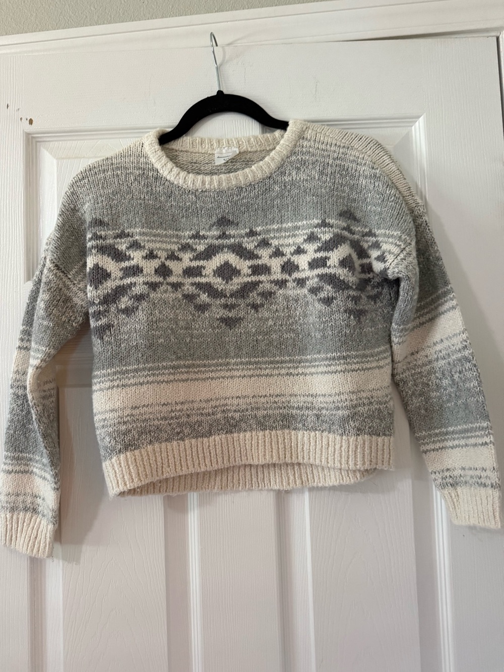 abercrombie kids Cream & Gray Patterned Crewneck Sweater-9/10